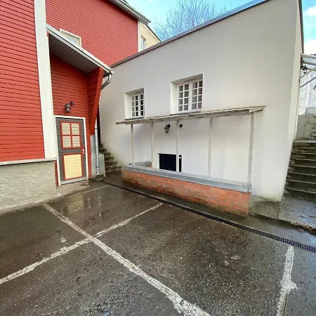 Busstation Travelhouse *